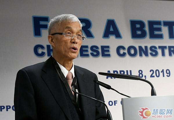 中国工程机械工业协会会长祁俊  　　介绍中国工程机械行业情况  