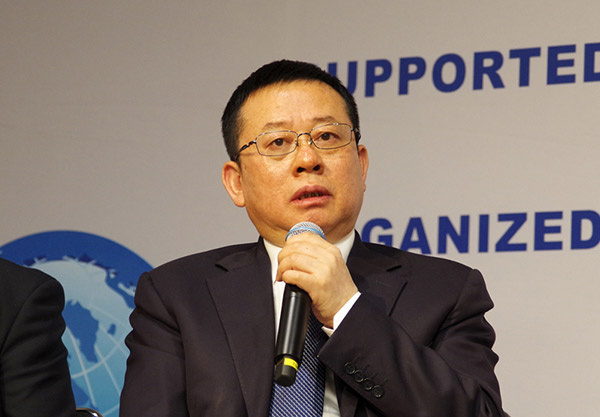 　企业家对话环节由《建设机械技术与管理》杂志社  　　社长周贤彪主持  