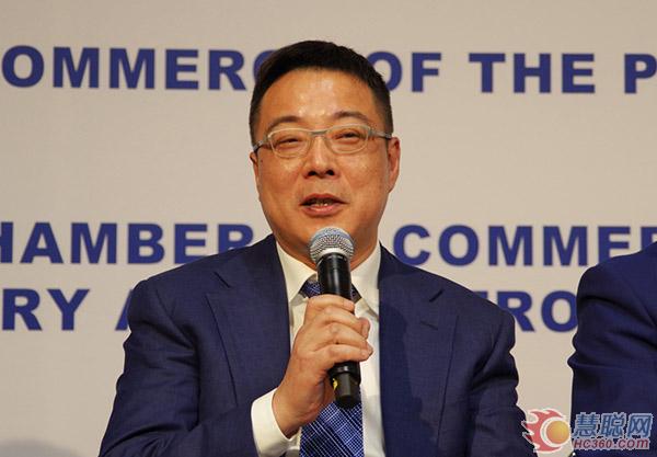 　企业家对话环节由《建设机械技术与管理》杂志社  　　社长周贤彪主持  