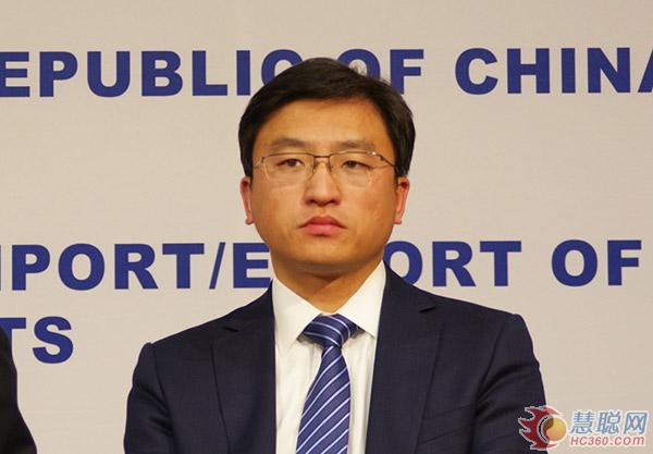 　企业家对话环节由《建设机械技术与管理》杂志社  　　社长周贤彪主持  